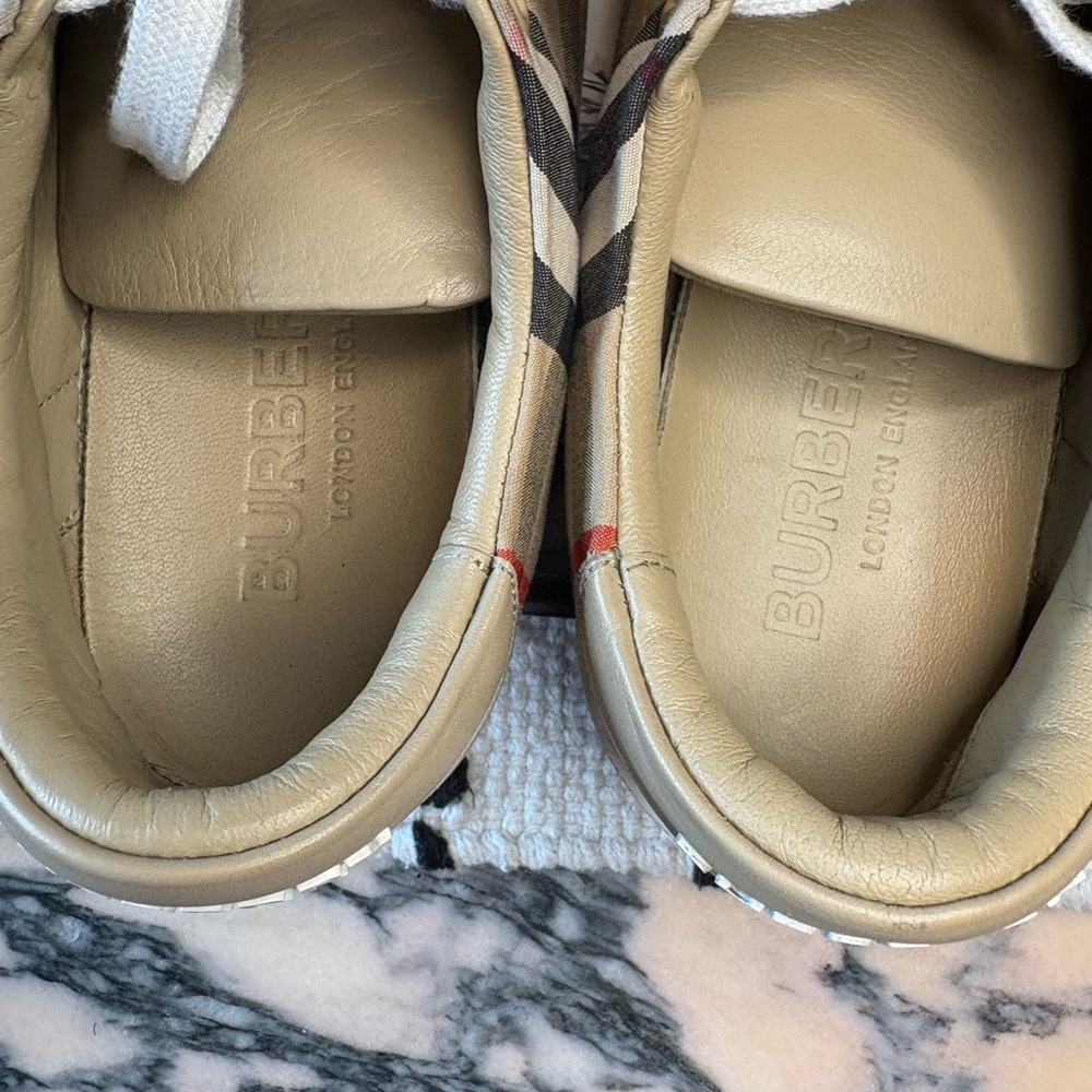Authentic BURBERRY Jack Vintage Check Low Top Sneakers. - Picture 9 of 12